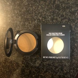 MAC Cosmetics: Pro Sculpting Cream Coffee Walnut